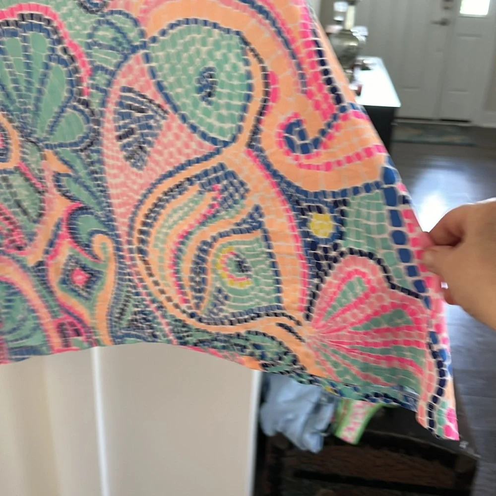 Lilly Pulitzer colorful dress with longer sides - Picture 3 of 4